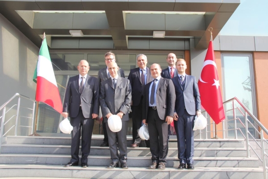 İtalya Büyükelçisi Sayın Luigi MATTIOLO Istanbul Tersanesi’ni Ziyaret etti